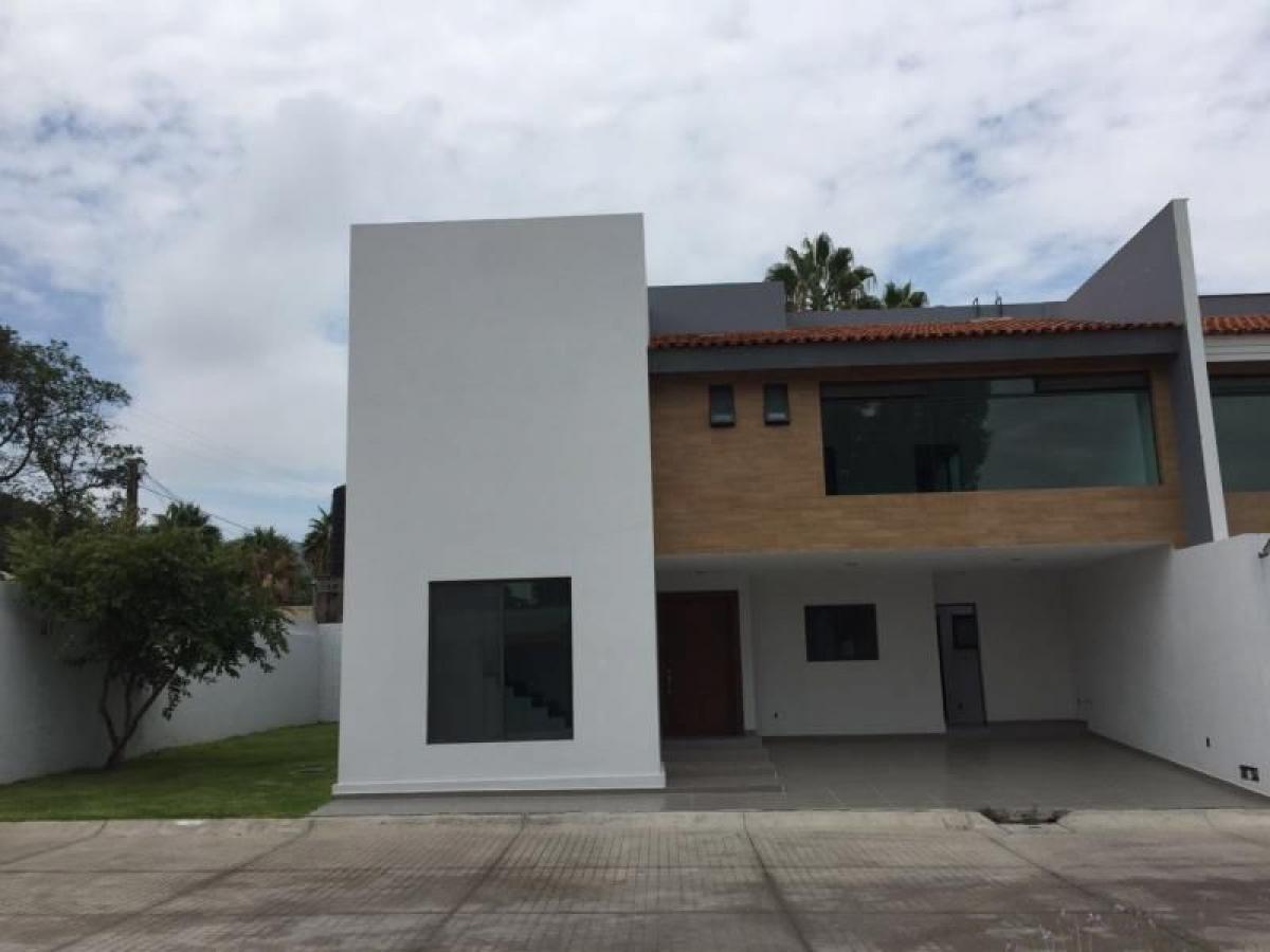 3 bedrooms House in Tlajomulco de Zuniga, Mexico No. 179223