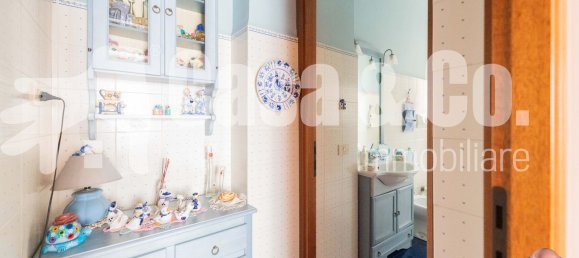 4 bedrooms Apartment in Rome, Italy No. 339436 25