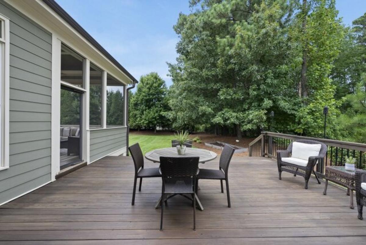 Дом с 6 спальнями в Cary, США № 400362