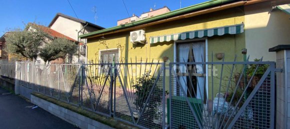 2 bedrooms Villa in Pioltello, Italy No. 45114 18