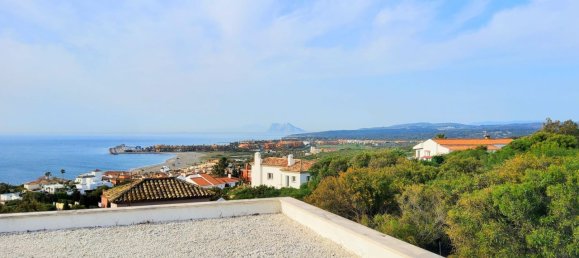 Villa de 4 dormitorios en Cádiz, Spain No. 141499 23