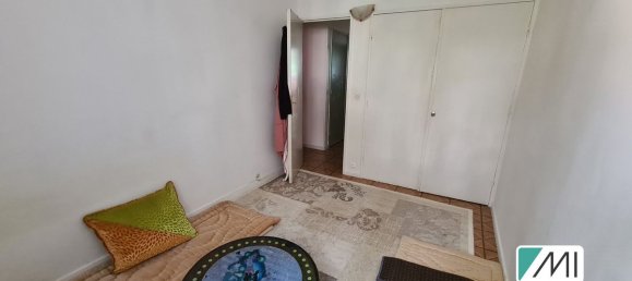 3 Schlafzimmer Wohnung in Trappes, France, Nr. 334121 5