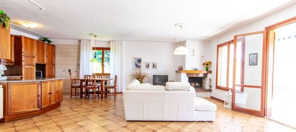 4-salle Villa à Gavorrano, Italy No. 35731 35