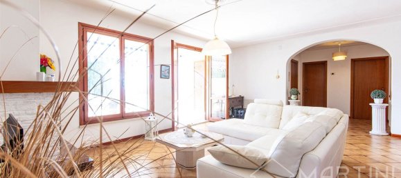 4-salle Villa à Gavorrano, Italy No. 35731 33