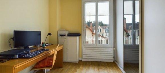 3 bedrooms House in Clamart, France No. 186521 7