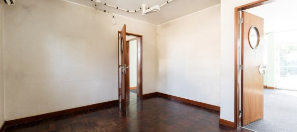 5 bedrooms Villa in Lisbon, Portugal No. 120164 10