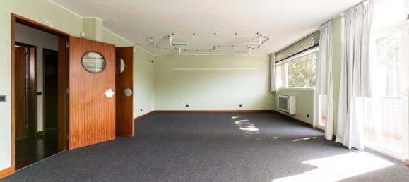 5 bedrooms Villa in Lisbon, Portugal No. 120164 13