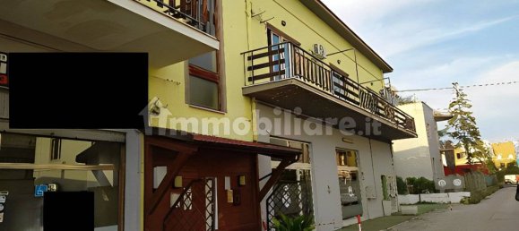 421m² Commercial property in Montesilvano, Italy No. 343539 9