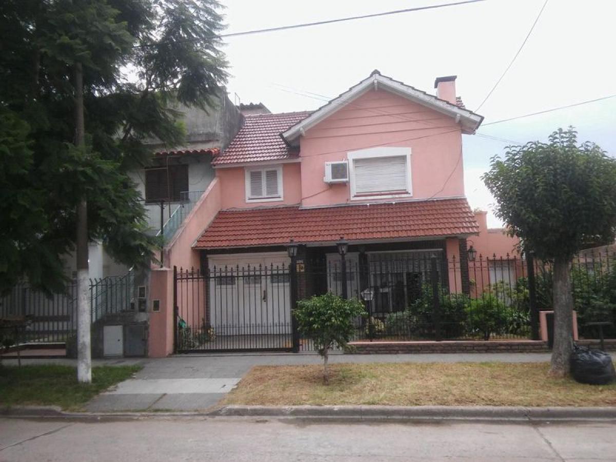 3 bedrooms House in Moron, Argentina No. 52021