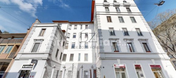 2 bedrooms Apartment in Milan, Italy No. 337385 2