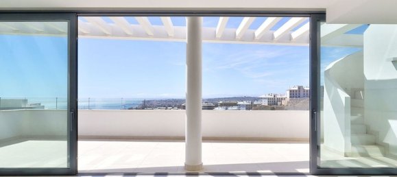 3 bedrooms Penthouse in Fuengirola, Spain No. 179988 6