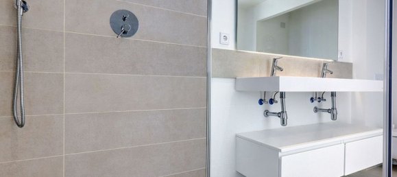 3 bedrooms Penthouse in Fuengirola, Spain No. 179988 12