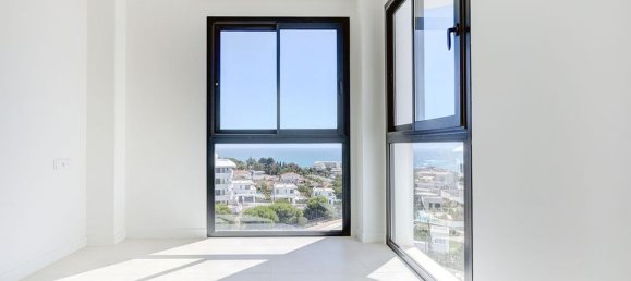 3 bedrooms Penthouse in Fuengirola, Spain No. 179988 7