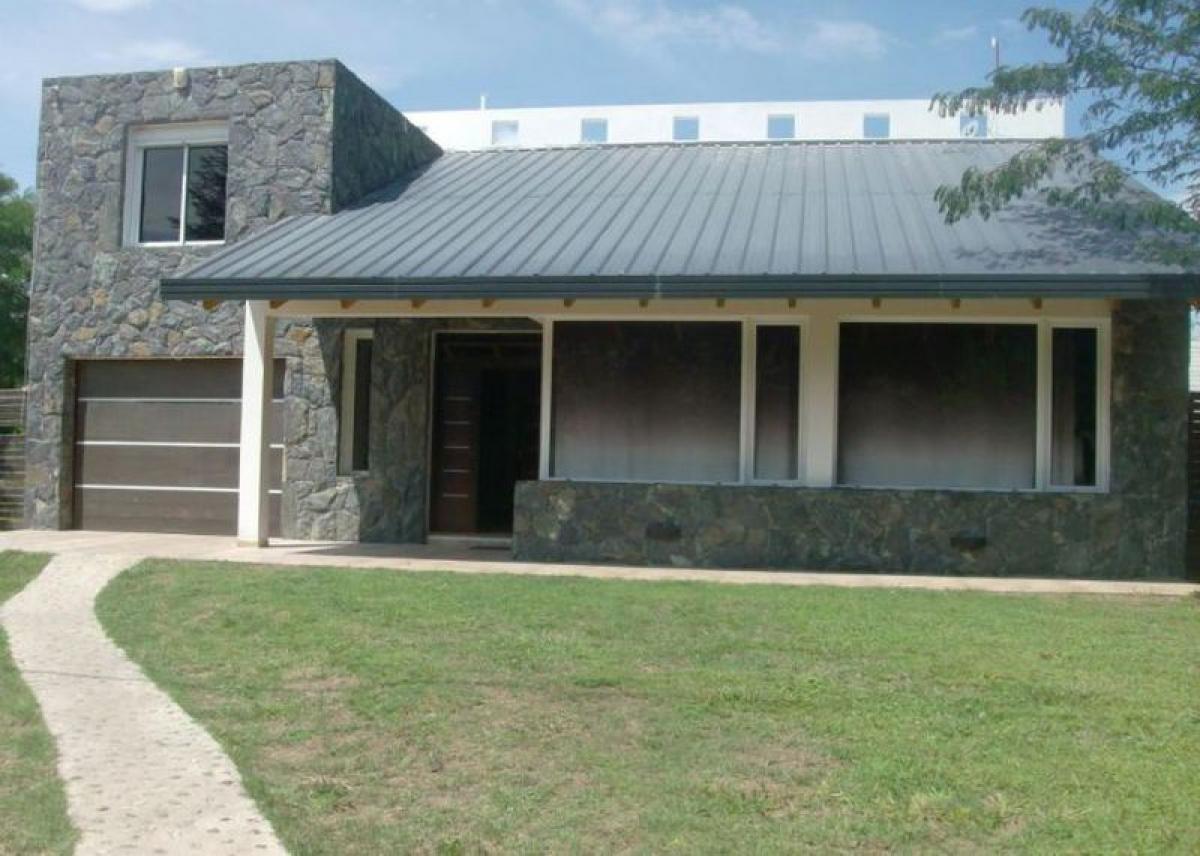 3 bedrooms House in Cordoba, Argentina No. 18852