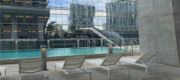 2 dormitorios propiedad comercial en venta en Miami, Miami-Dade, Florida, USA № 615375 9