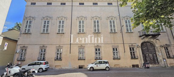 150m² Commercial property in Casale Monferrato, Italy No. 347732 2