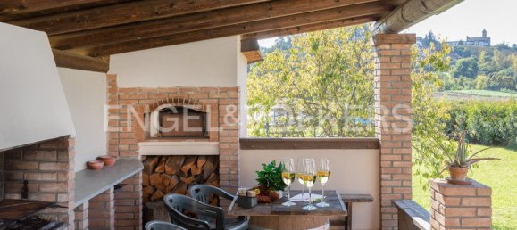 4 bedrooms House in Incisa Scapaccino, Italy No. 102274 6