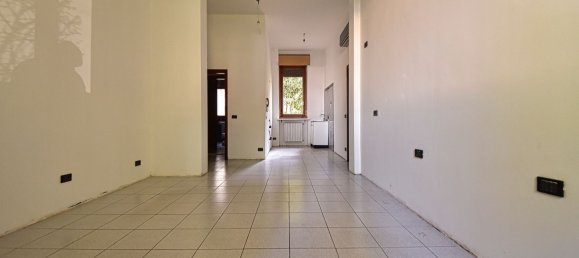 3-Zimmer Wohnung in Muggiò, Italy, Nr. 334548 4