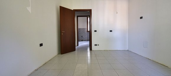 3-Zimmer Wohnung in Muggiò, Italy, Nr. 334548 13