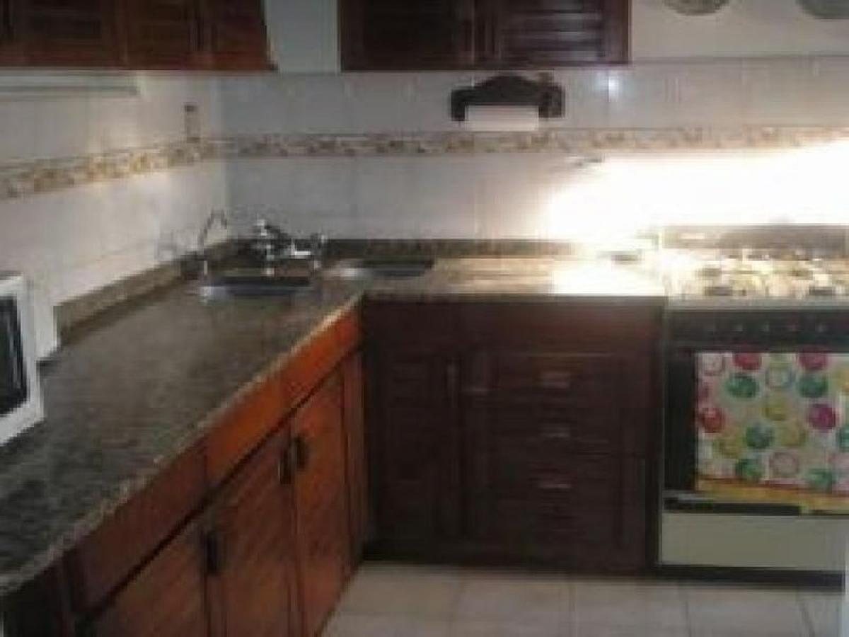 3 Schlafzimmer Haus in Almirante Brown, Argentina, Nr. 88278