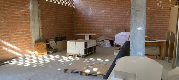 Коммерческая недвижимость 121м² в Логроньо, Испания № 64689 2