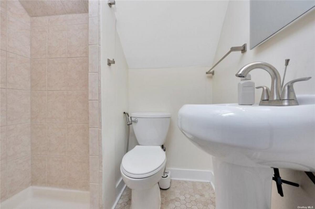 4 bedrooms House in New Hyde Park, USA No. 439607