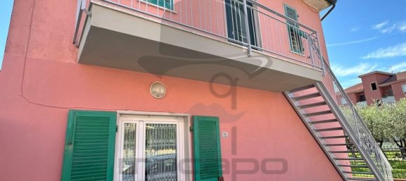 4 bedrooms House in Castelnuovo Magra, Italy No. 353110 2