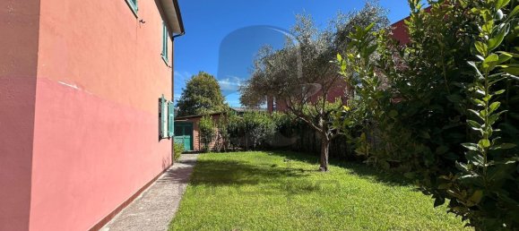 4 bedrooms House in Castelnuovo Magra, Italy No. 353110 11