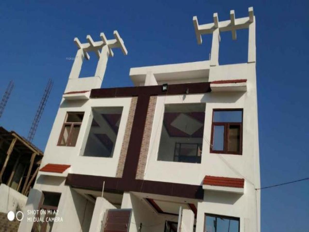 3 bedrooms House in Ghaziabad, India No. 24060