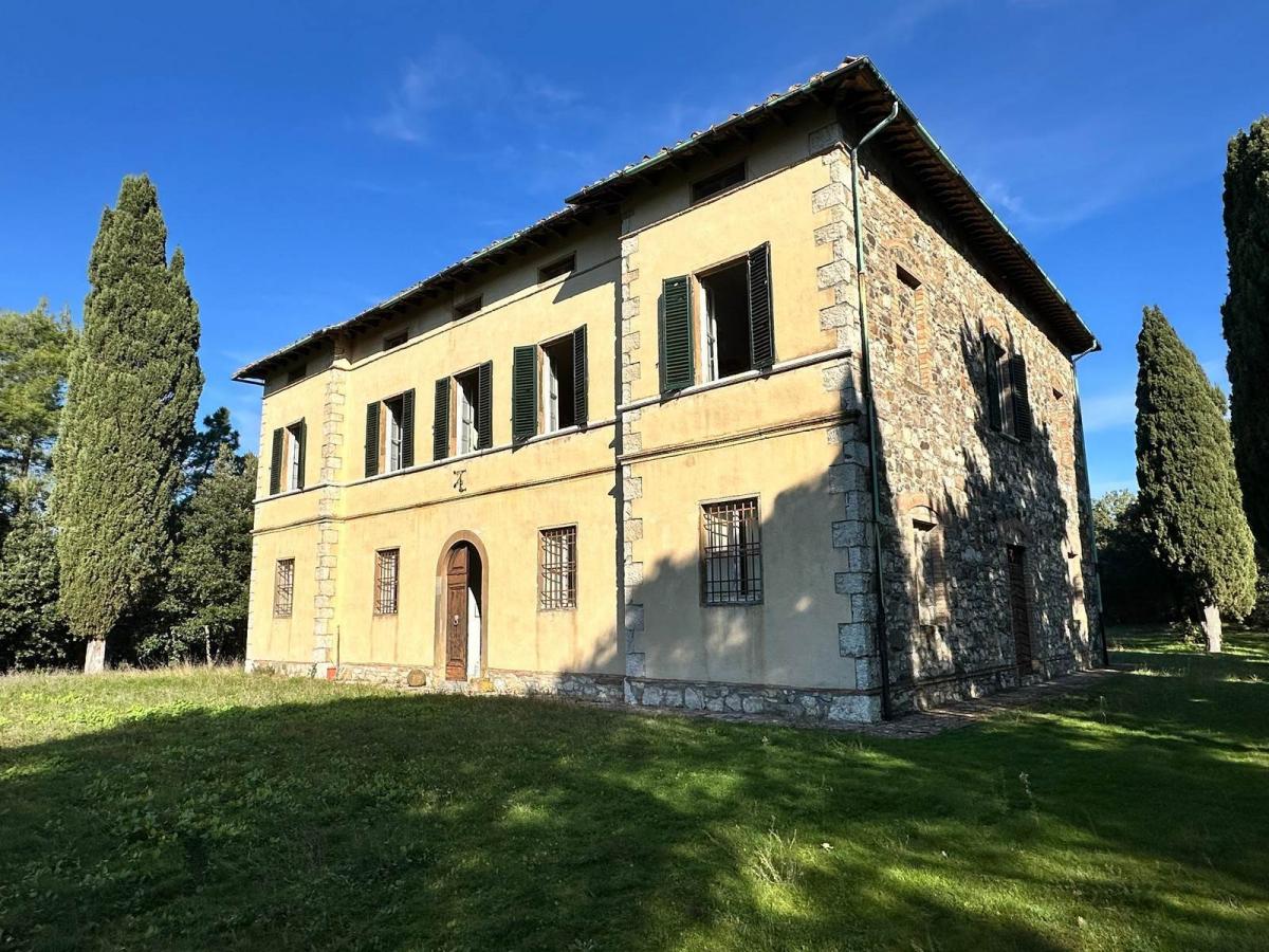Villa T4 em Pomarance, Italy N.º 1363