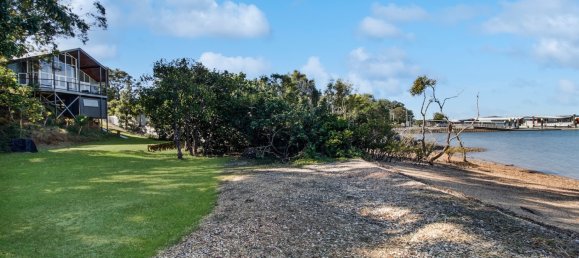 2 bedrooms House in Macleay Island, Australia No. 755 13