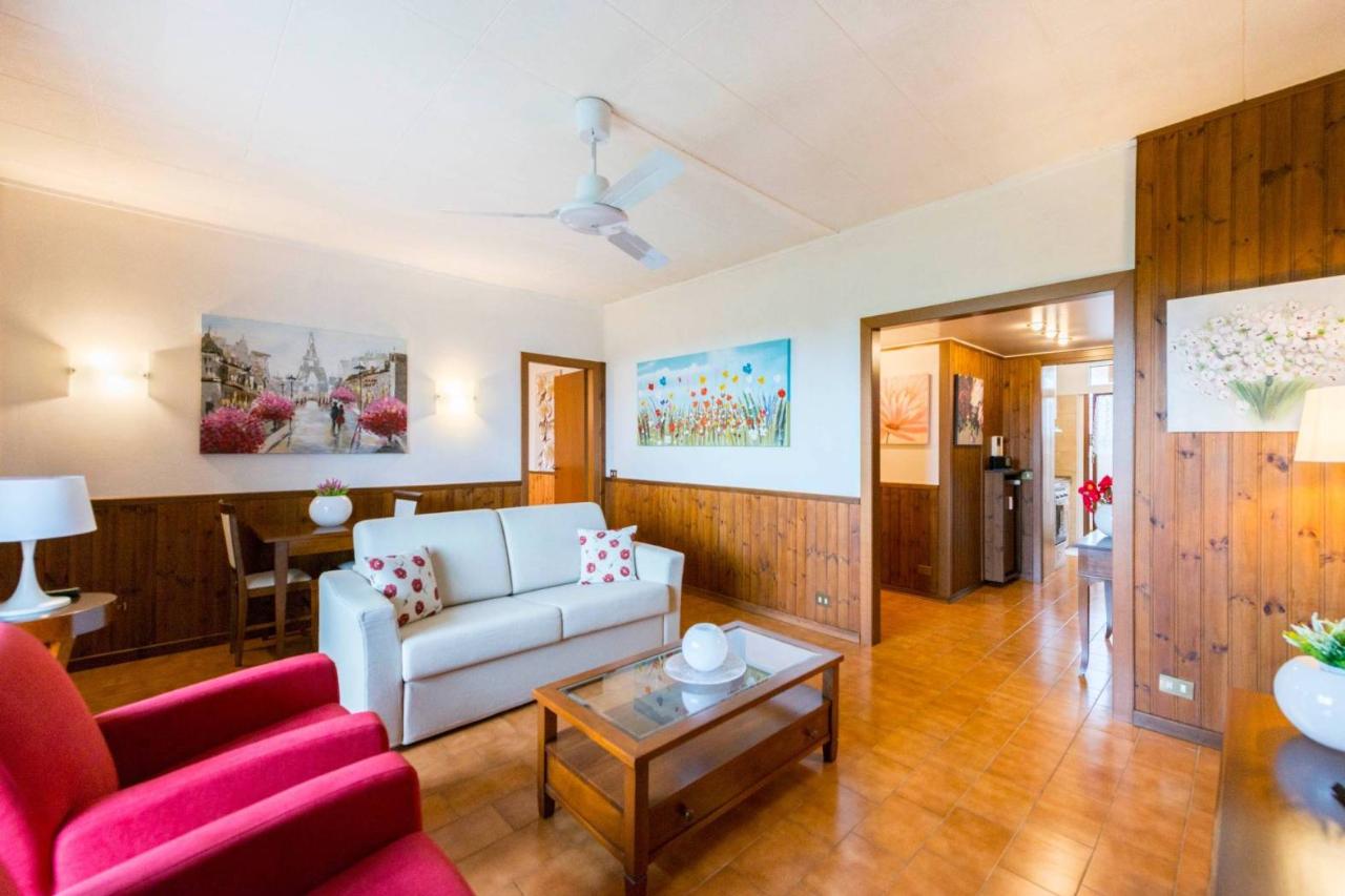 3 rooms Apartment in Milan, Italy No. 241860