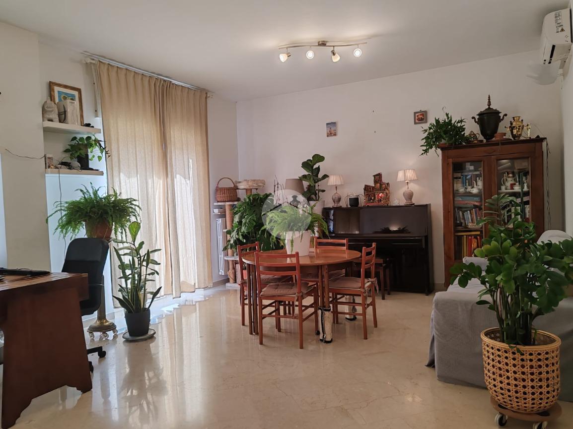 4 rooms Apartment in Naples, Italy No. 3533