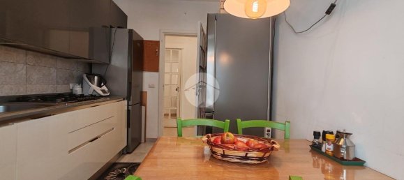 4 rooms Apartment in Naples, Italy No. 3533 5