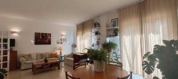 4 rooms Apartment in Naples, Italy No. 3533 2