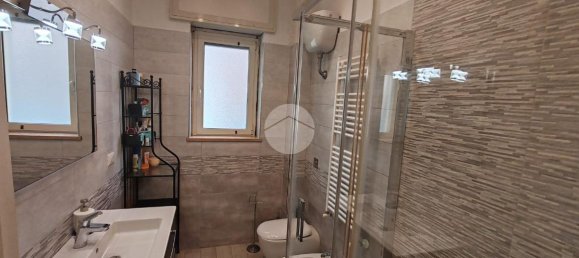 4 rooms Apartment in Naples, Italy No. 3533 6