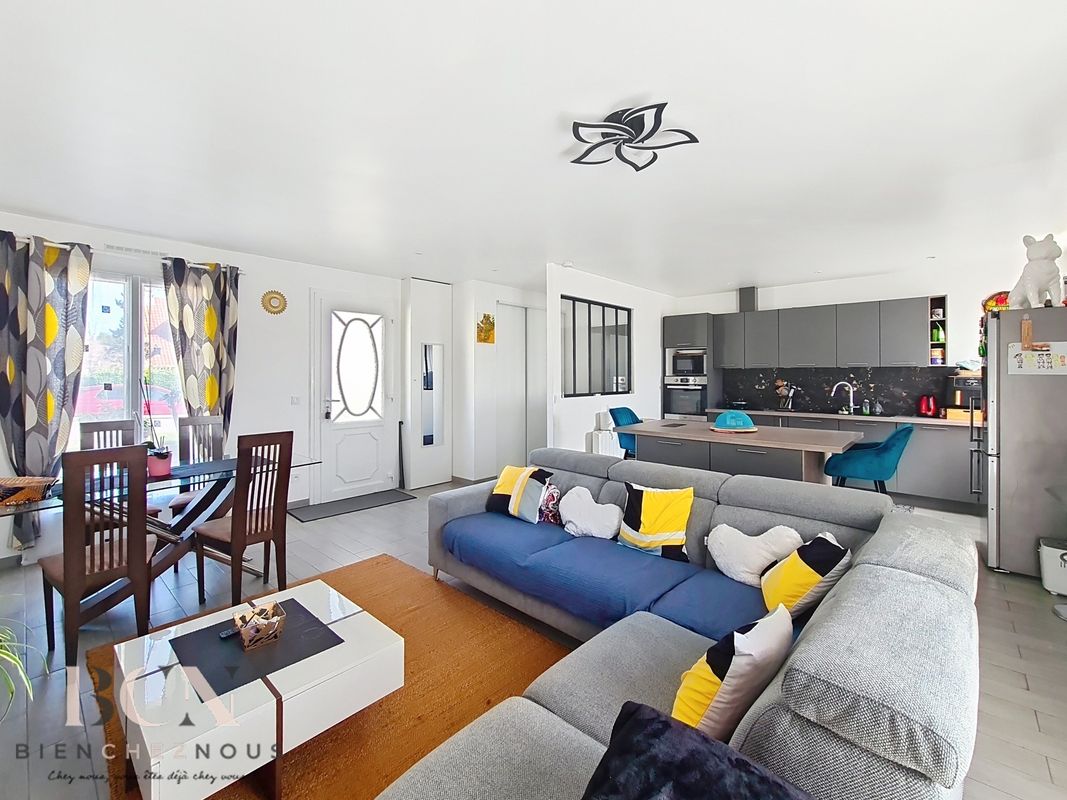 Casa de 3 dormitorios en Montsoult, France No. 111772