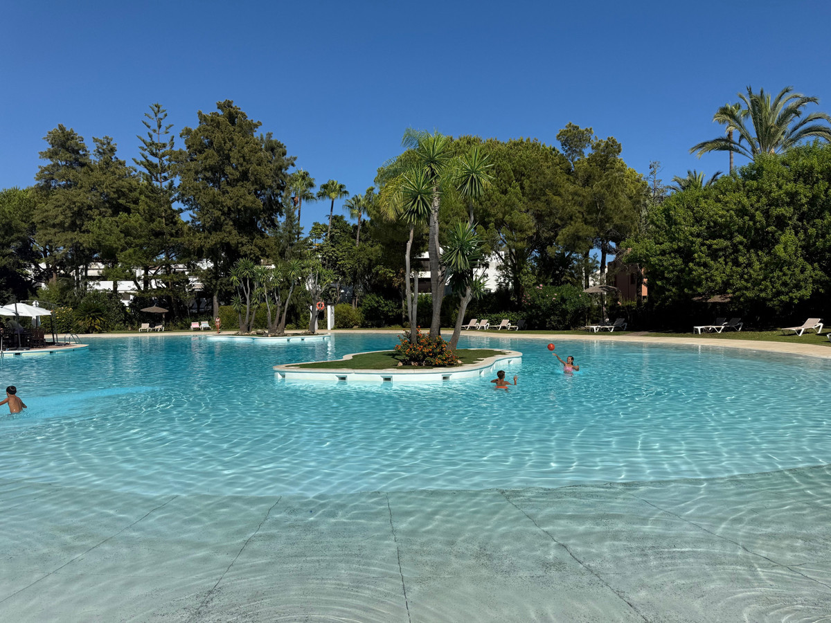 3 Schlafzimmer Wohnung in Estepona, Spain, Nr. 185509