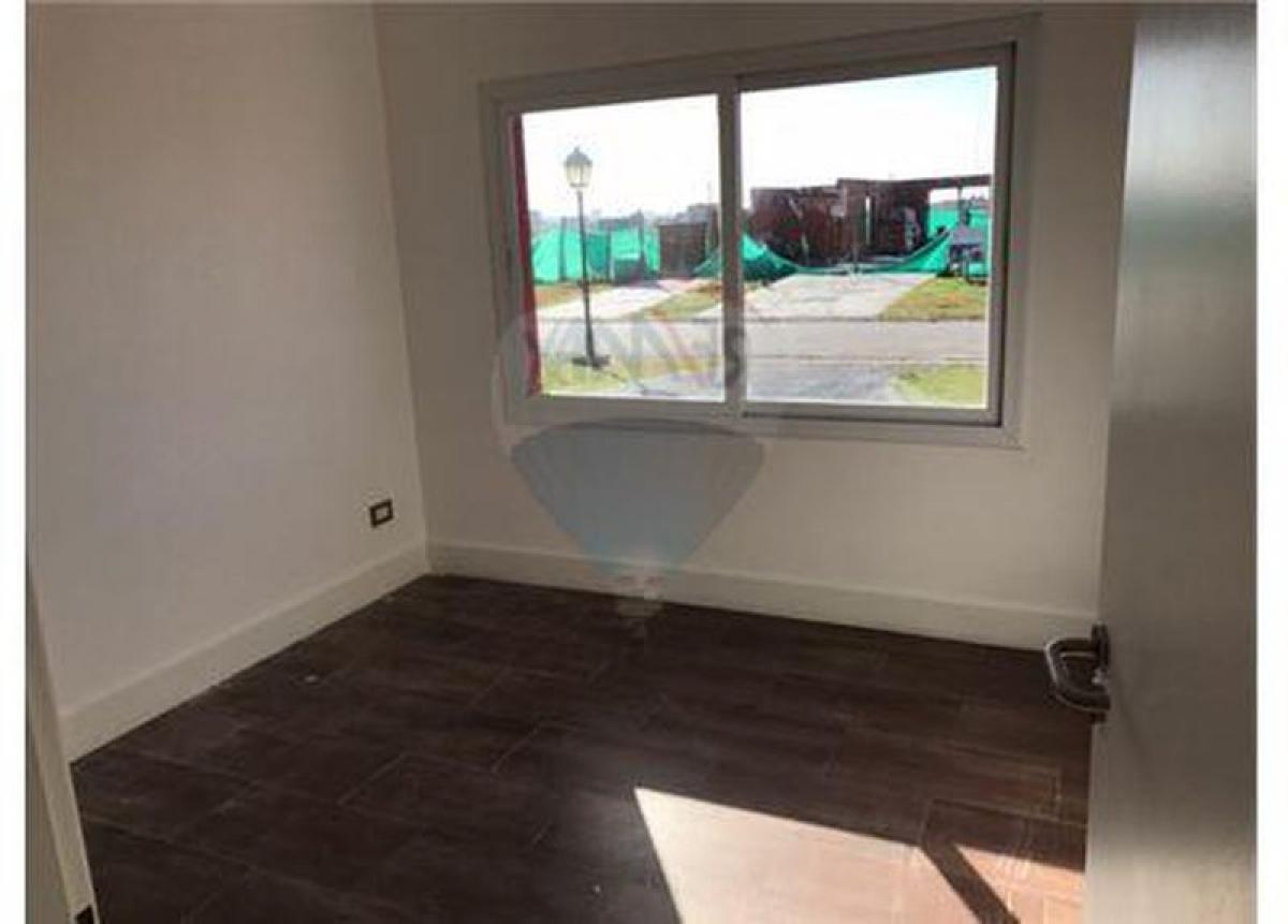 3 bedrooms House in Escobar, Argentina No. 85860