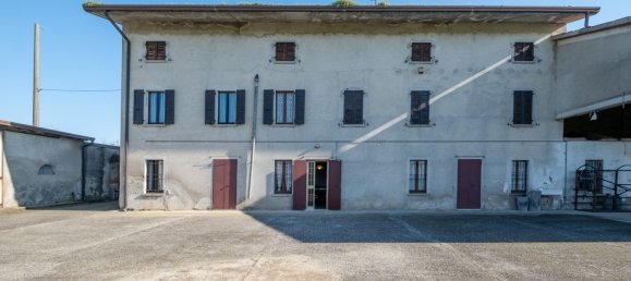 Дом с 3 спальнями в Кастильоне делле Стивьере, Италия № 151831 51