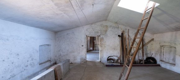 Дом с 3 спальнями в Кастильоне делле Стивьере, Италия № 151831 49