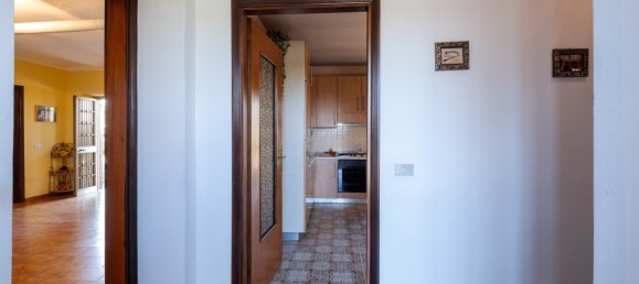 Дом с 3 спальнями в Кастильоне делле Стивьере, Италия № 151831 4