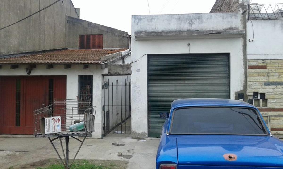 2 bedrooms House in Moron, Argentina No. 96906