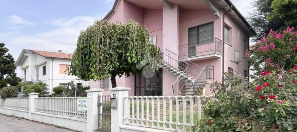 4 bedrooms Villa in Molinella, Italy No. 354478 2