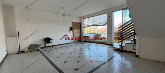 4غرفة منزل ذو طابقين في Ispra, Italy رقم 218886 4