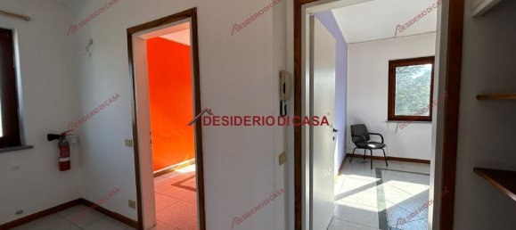 4غرفة منزل ذو طابقين في Ispra, Italy رقم 218886 16