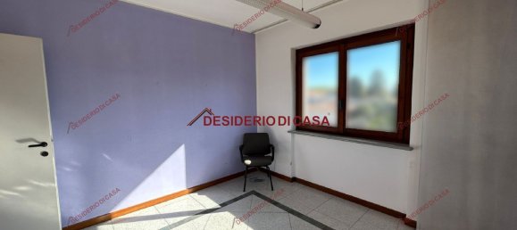 4غرفة منزل ذو طابقين في Ispra, Italy رقم 218886 7