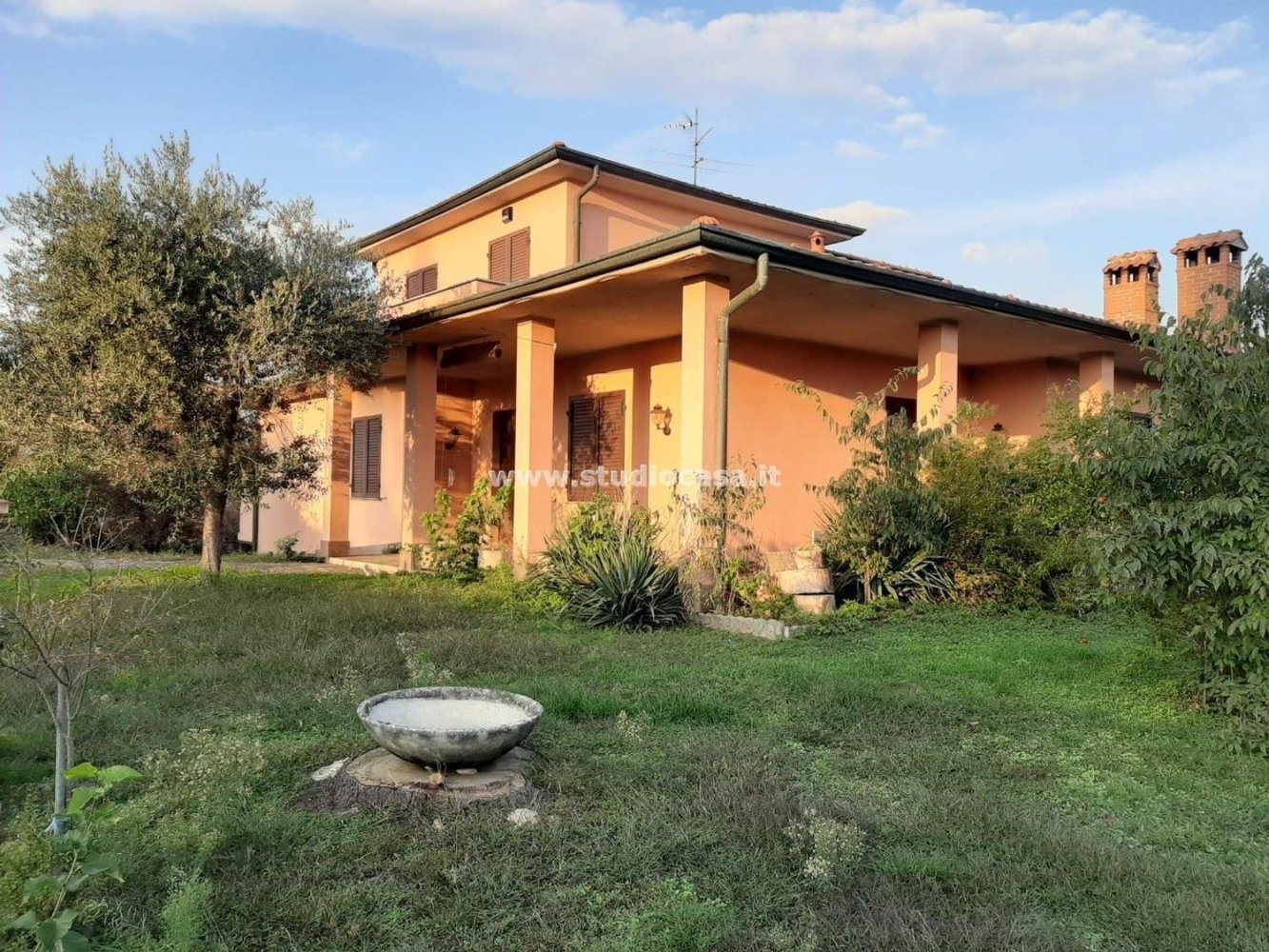 Villa de 5 habitaciónes en Lurano, Italy No. 6752