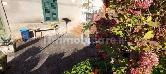 3 bedrooms House in Arezzo, Italy No. 201406 3