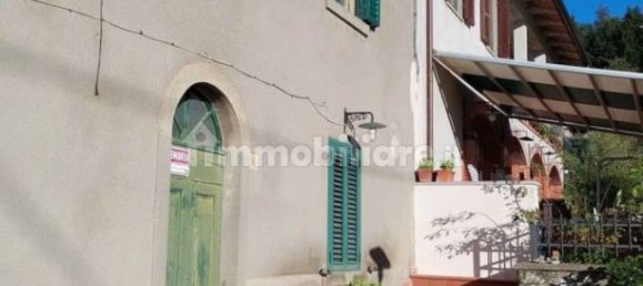 3 bedrooms House in Arezzo, Italy No. 201406 5